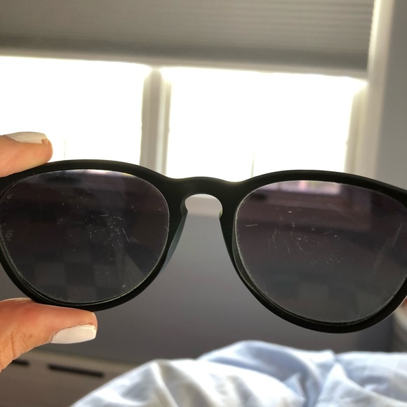 black raybans with black lenses - Picture 4 of 4